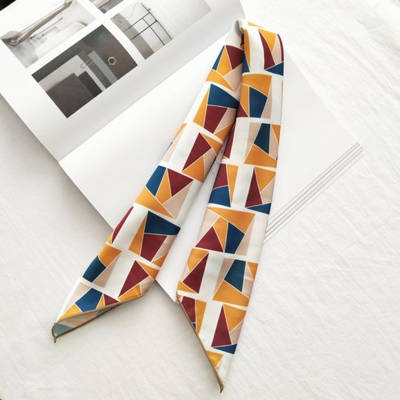 Geometric Art Silk scarf - Picture 5 of 12